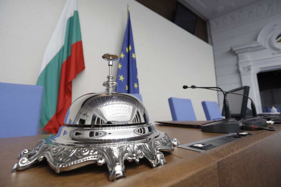 50-ият парламент започна работа, ще се обединят ли депутатите около предложената от ГЕРБ-СДС кандидатура за председател?