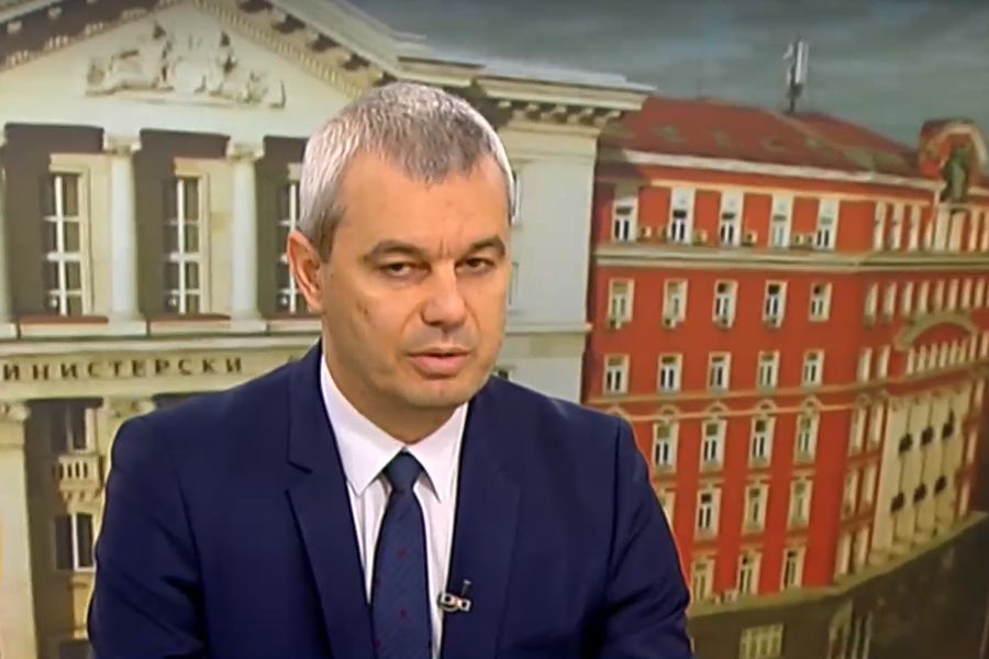 Костадинов:  Ставащото в ДПС са дворцови процеси, в които двете управляващи лобита са се хванали гуша за гуша