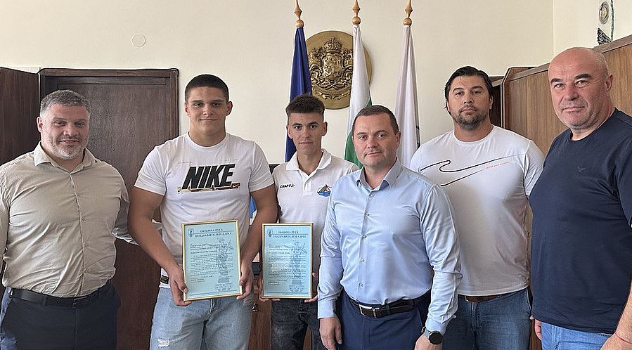 Пенчо Милков отличи Стефан Стефанов и Никола Димов за "Спортист на месеца“