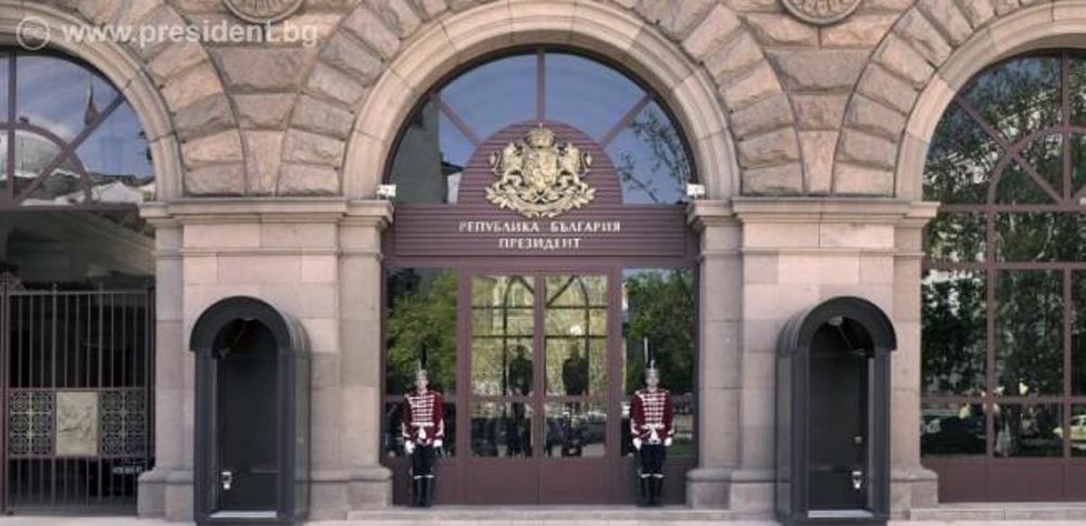 Радев проведе разговори с още четирима от "домовата книга" за избор на служебен министър-председател