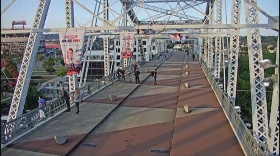 Джон Бон Джоуви спаси жена, опитала да скочи от мост (ВИДЕО)