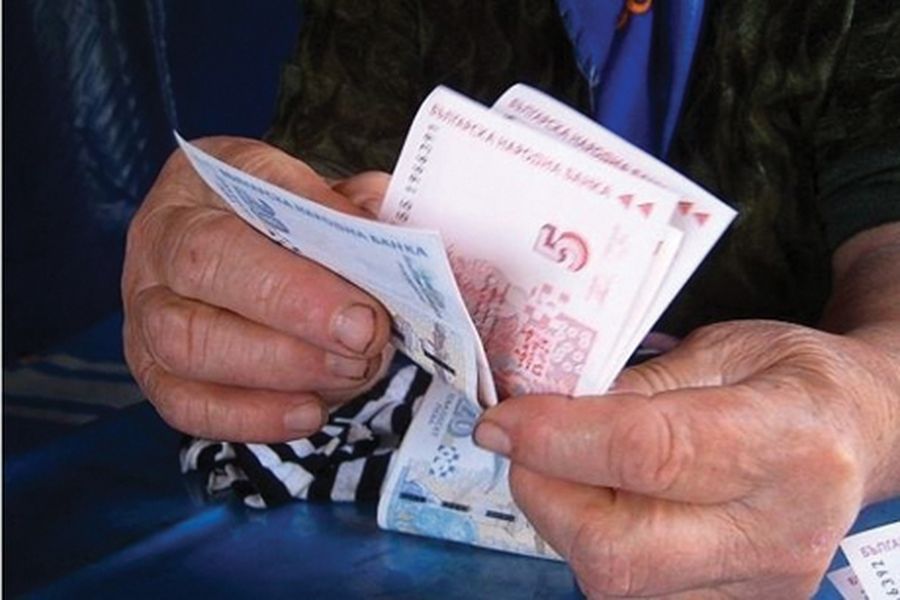 Линията на бедност става 638 лв. през 2025 г.