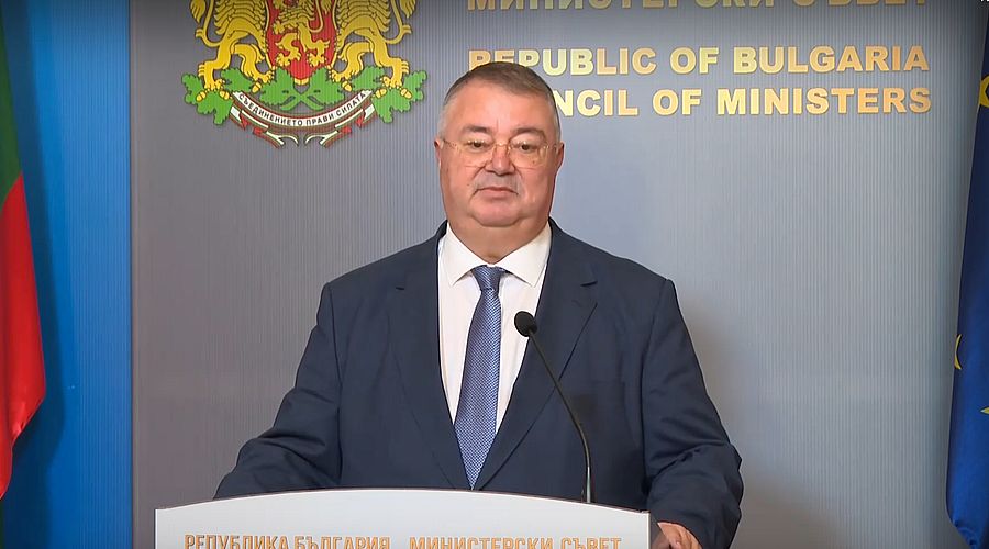 МС реши: Минималната работна заплата става 1077 лв. от 2025 г.