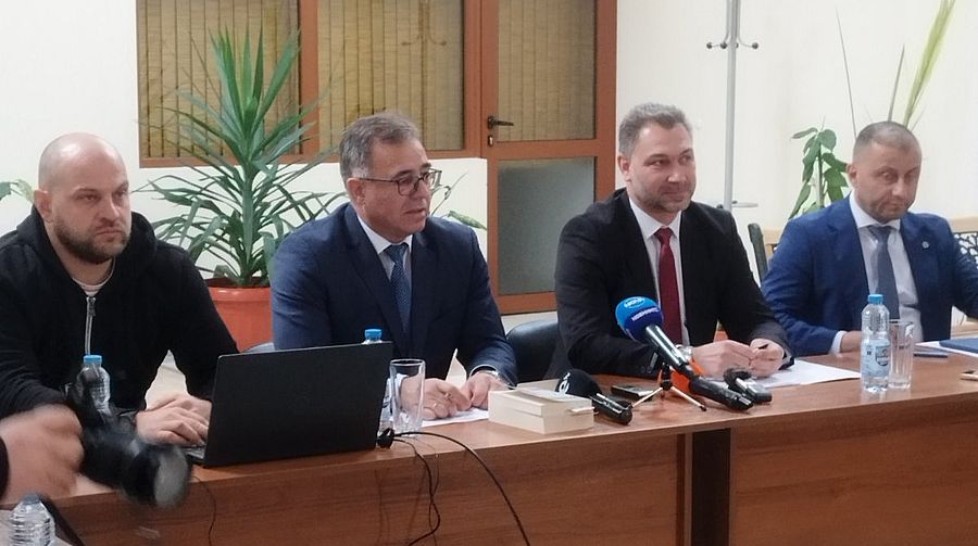 При акция на ГДБОП откриха най-големия арсенал незаконни оръжия, двама са задържани