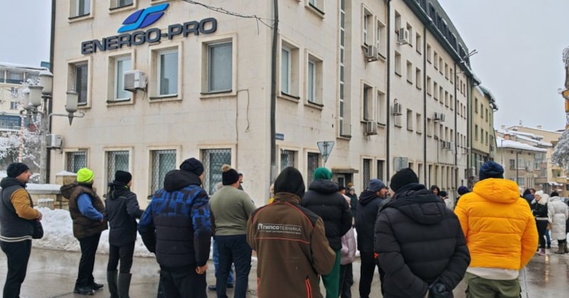 Протестиращи: Омръзна ни да оставаме без ток
