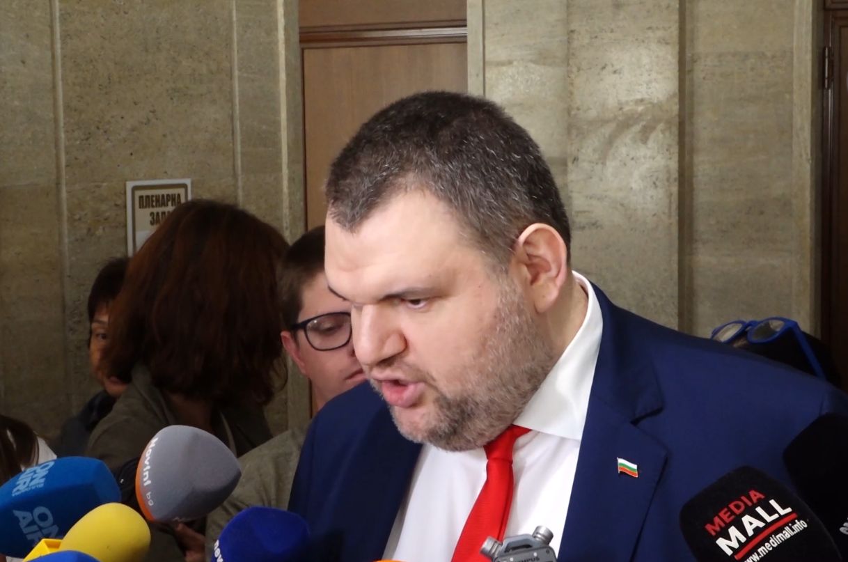 Пеевски: Областните управители от ДПС-НН да напуснат веднага, ако искат да имат кариера в партията