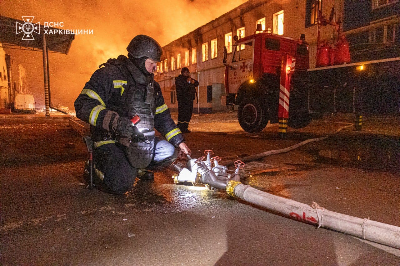 Руски въздушни атаки на Харков, Одеса и Запорожието, има пожари и ранени (ВИДЕО)