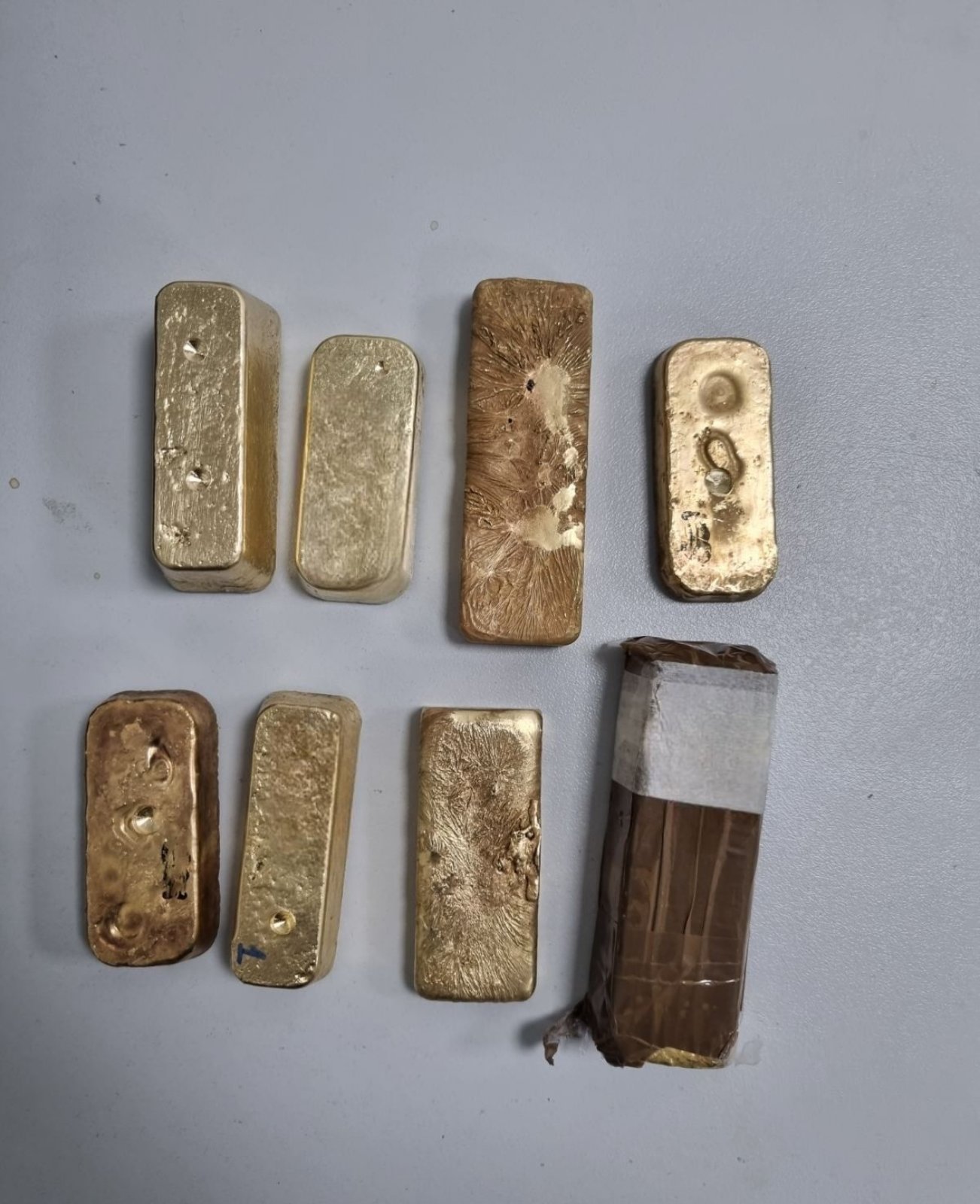Контрабандно злато за над половин милион лева конфискуваха митничари