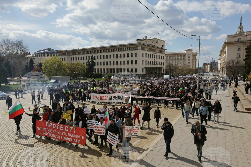 Протест на ресторантьори и хотелиери затвори центъра на София