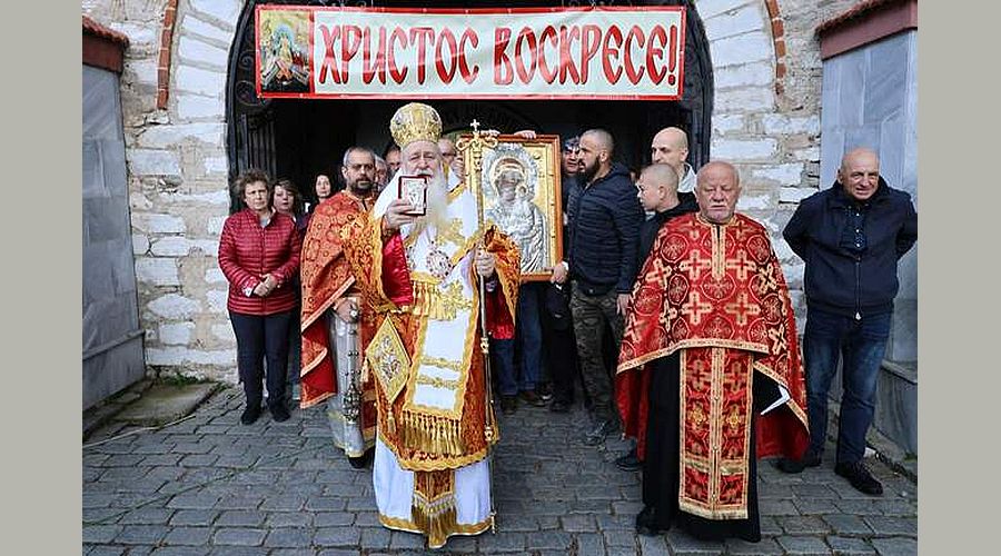 Богомолци от цялата страна последваха иконата на Света Богородица от Бачковския манастир