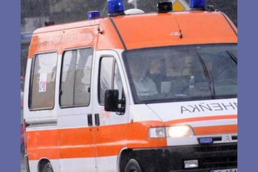 В Русе: Мъж почина след падане в шахта в блок
