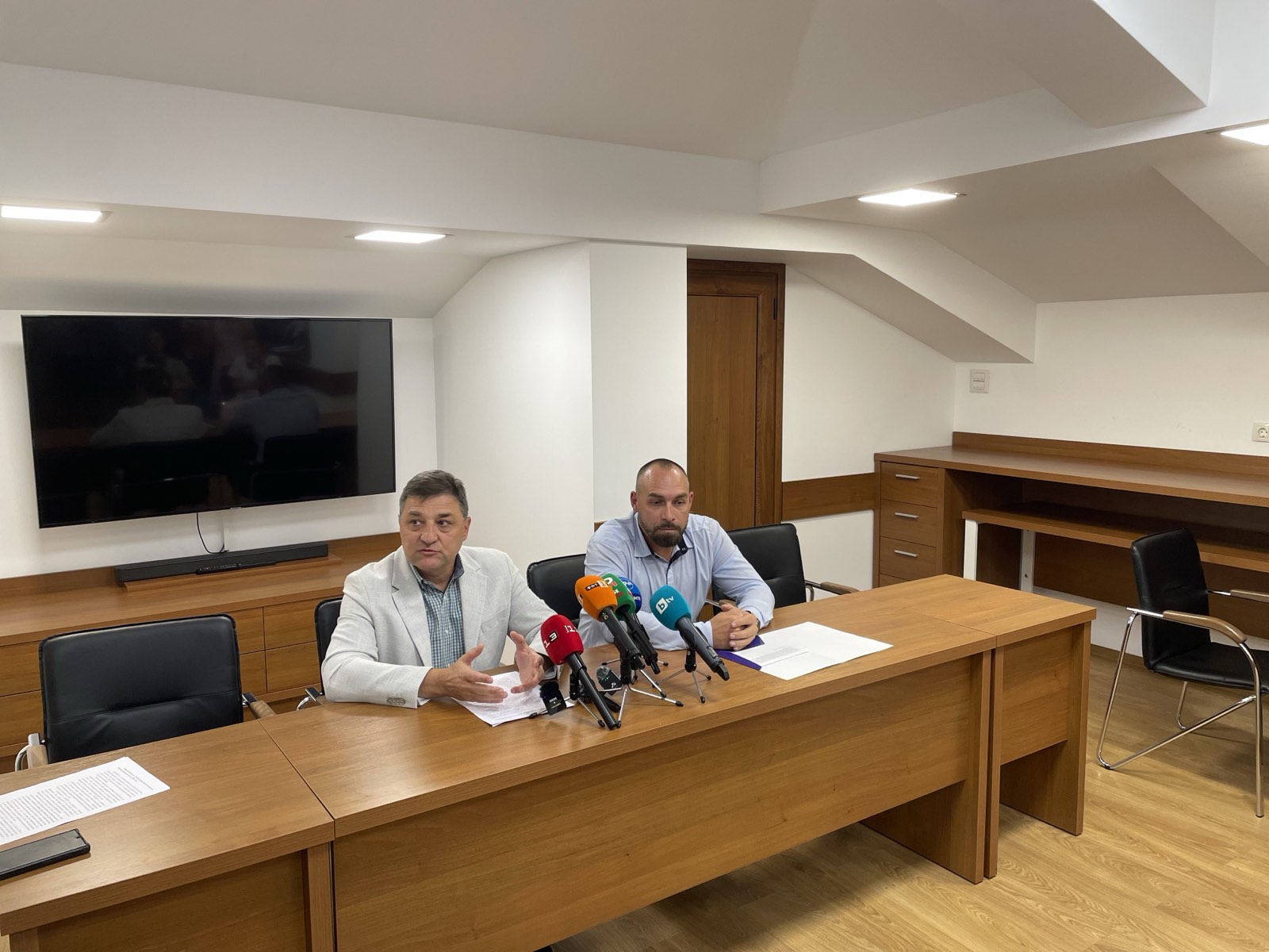 Обвинения за тежка телесна повреда повдигат срещу биячите на директора на полицията